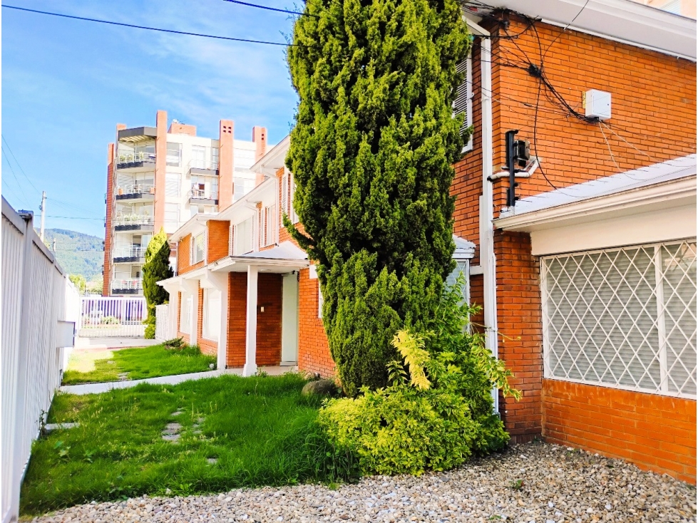 SANTA BARBARA ARRIENDO CASA ESQUINERA 1.136 M² con 17 oficinas — foto 2