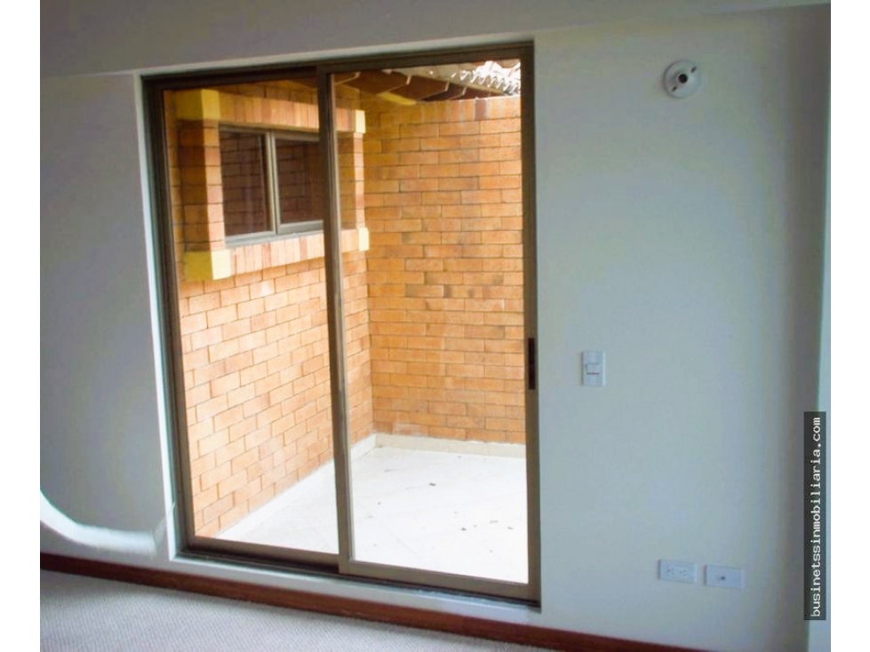 CHIA CASA EN VENTA 251M2 Patio social con asador — foto 5