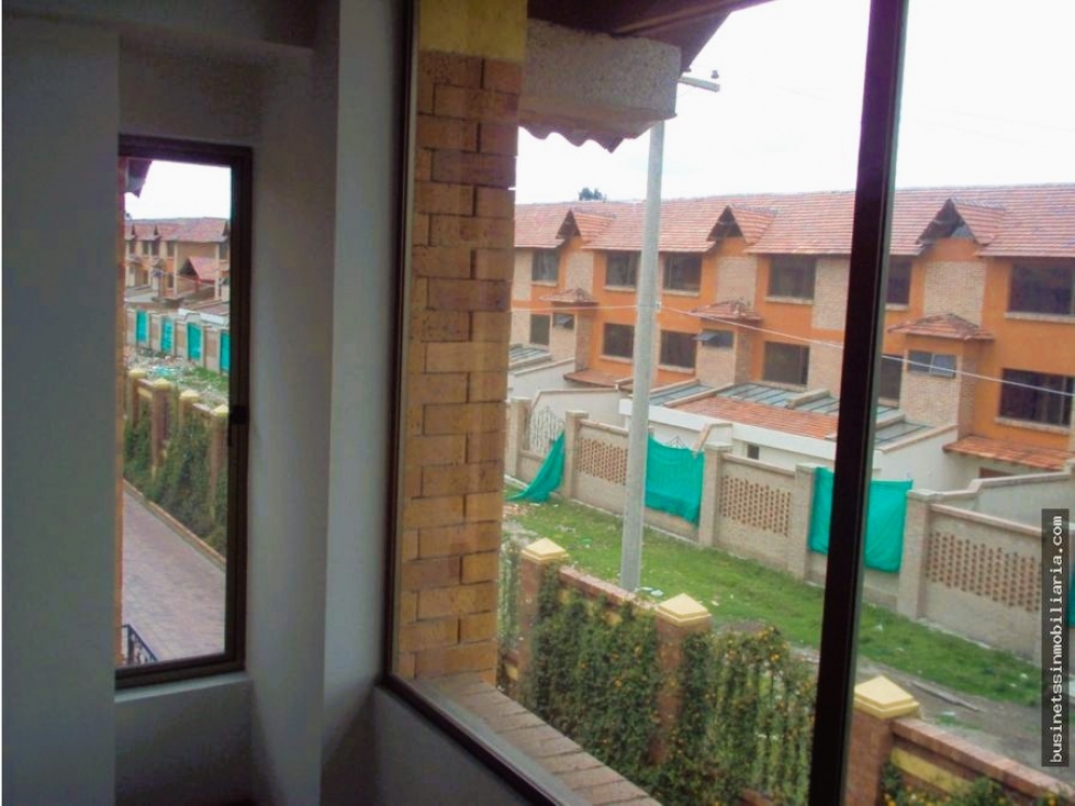 CHIA CASA EN VENTA 251M2 Patio social con asador — foto 6