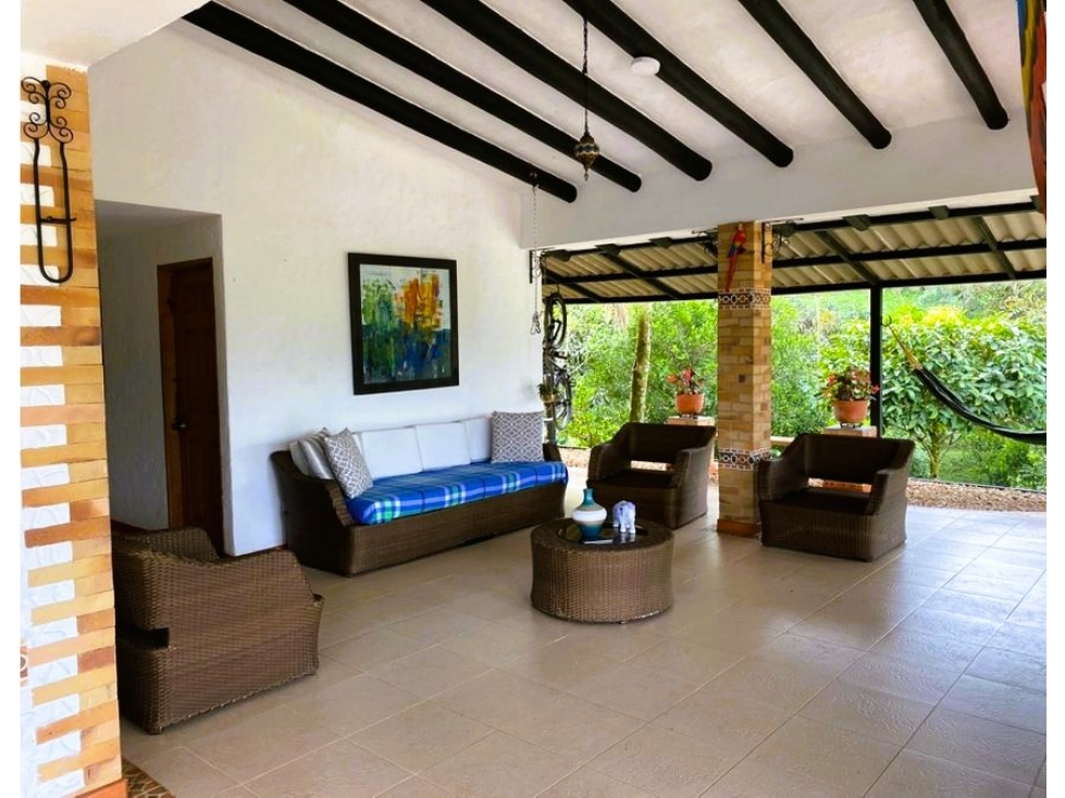 LA VEGA FINCA CON CASA CAMPESTRE EN VENTA 6560M2 - Piscina y Kiosko — foto 3