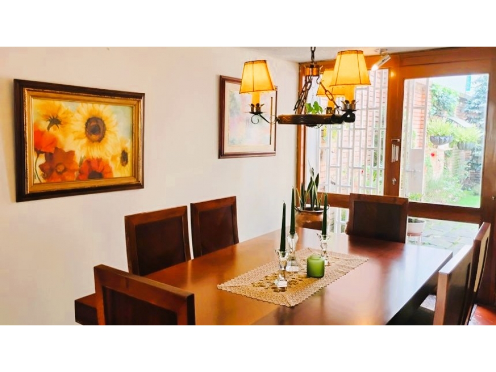 USAQUEN CASA EN VENTA 231M2 chimenea, bar, jardin y estudio