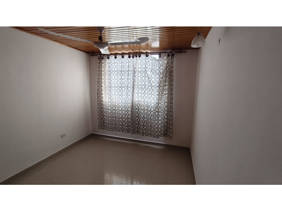 APARTAMENTO CERCA AL PARQUE DE LOS NOVIOS — foto 2