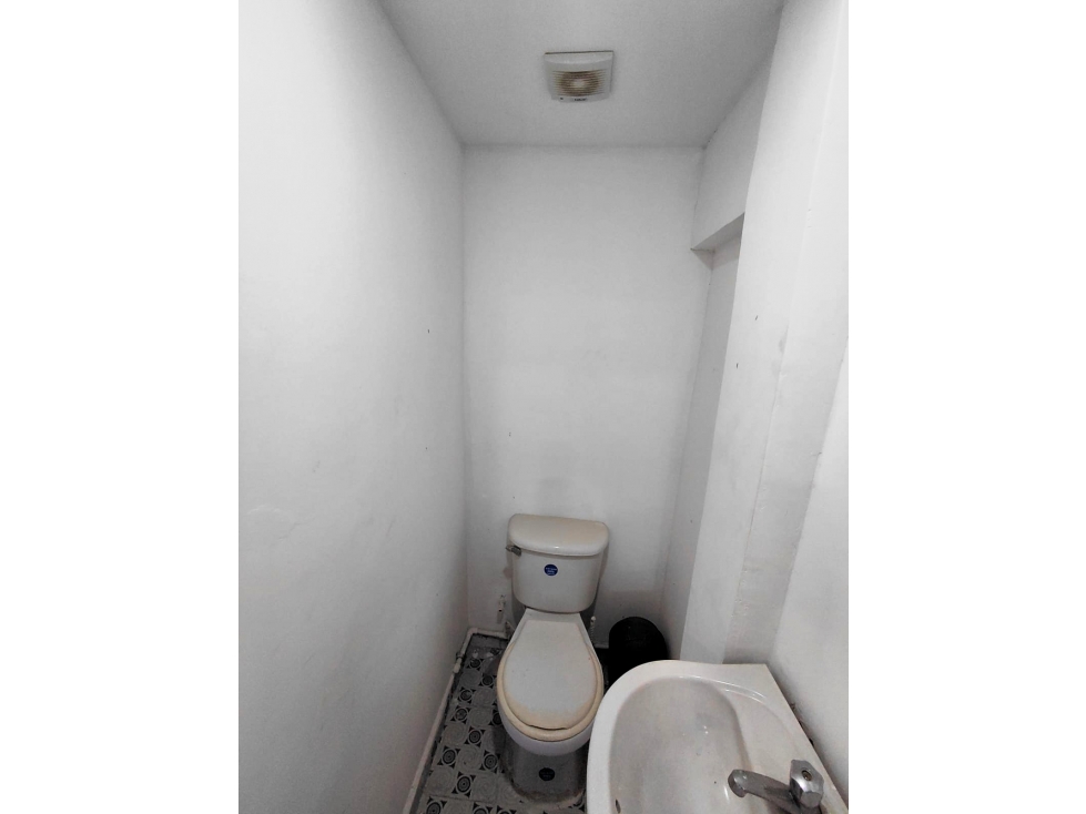 LOCAL COMERCIAL EN ARRIENDO - 5