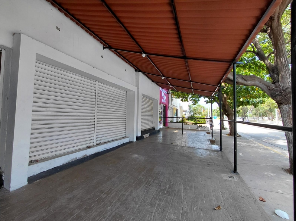LOCAL COMERCIAL EN ARRIENDO - 2