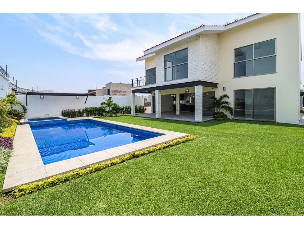 MODERNA RESIDENCIA EN PARAISO COUNTRY CLUB