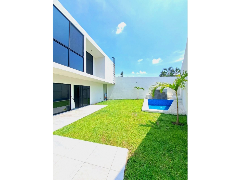 CASA NUEVA EN PRIVADA LOMAS DE CUERNAVACA. VIGILANCIA