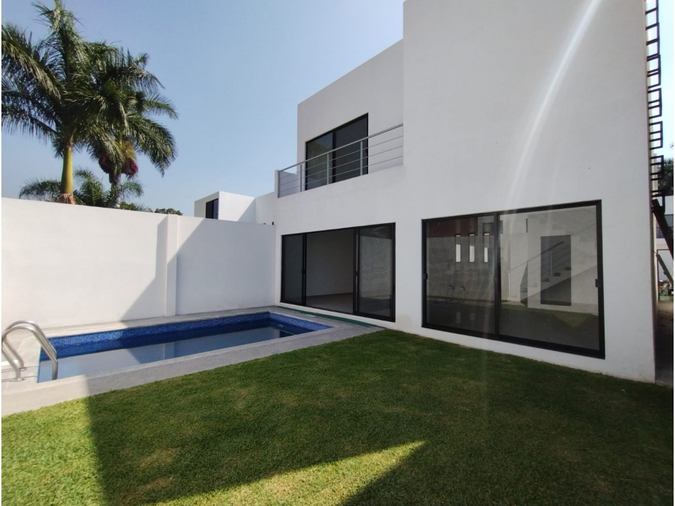 Casa en venta con doble seguridad en Lomas de Cuernavaca. - 1
