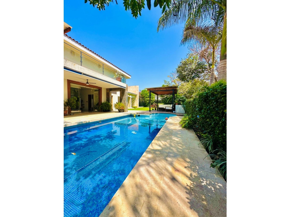 PRECIOSA PROPIEDAD EN PARAÍSO COUNTRY CLUB A LA VENTA.