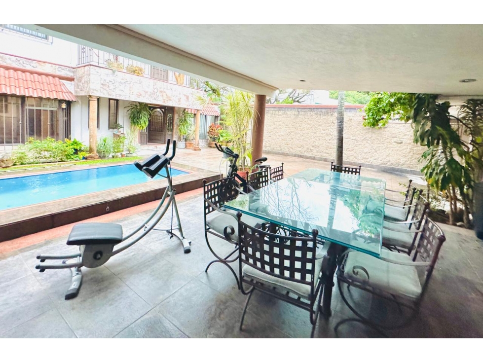 Linda Casa en Zona Dorada Frente a Averanda y Galerías — foto 5