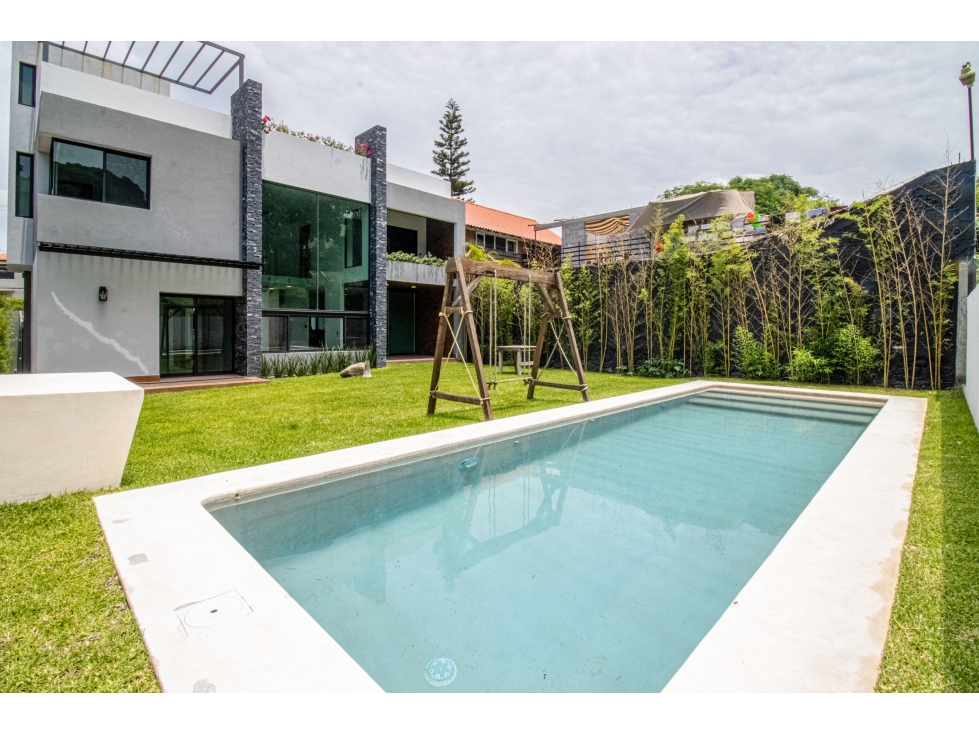 CASA MODERNA EN FRACCIONAMIENTO CON VIGILANCIA