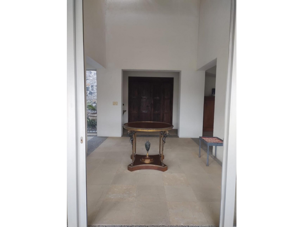 AMPLITUD, SEGURIDAD Y UBICACIÓN RESIDENCIA EN LOMAS DE CORTÉS - 3