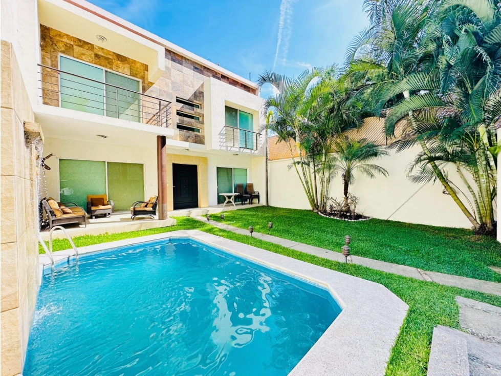 Casa con Alberca en Lomas de Cuernavaca, Morelos