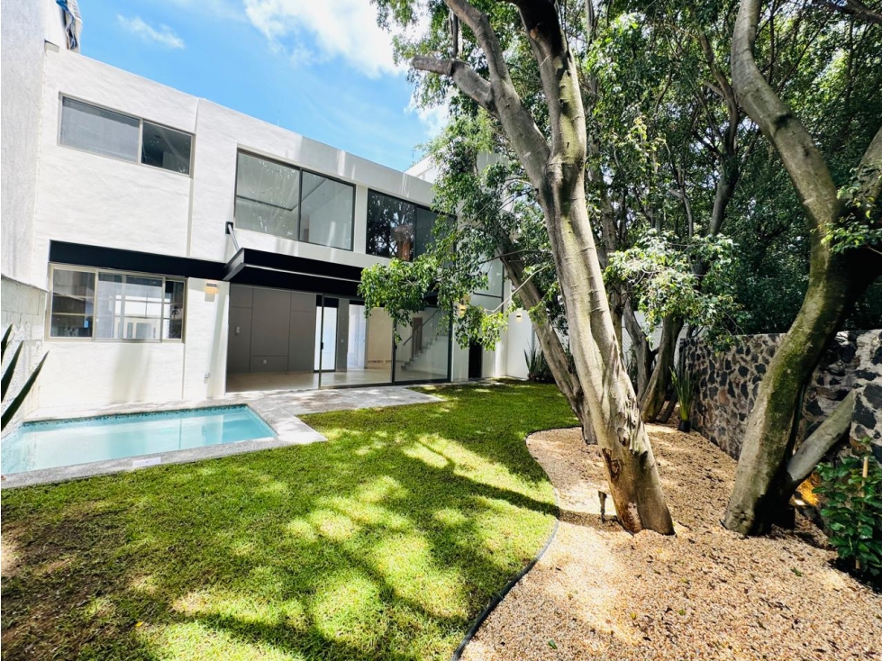 Elegante Casa en Cuernavaca con Alberca y Seguridad