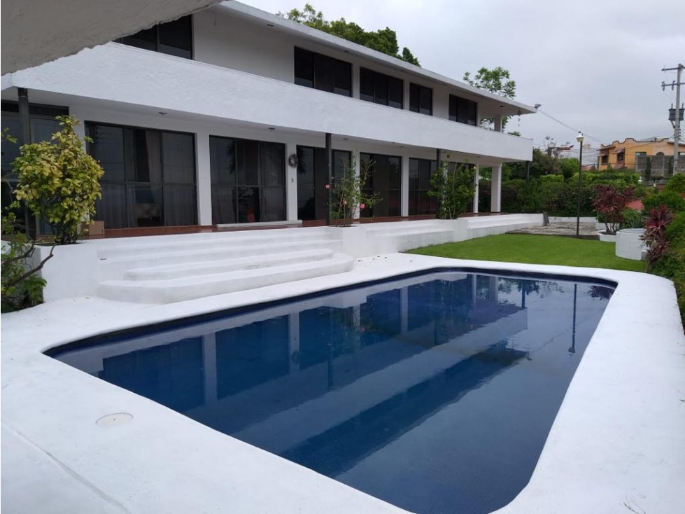 CASA A 3 NIVELES CON ALBERCA Y JARDIN PRIVADO. BURGOS, BELLO HORIZONTE — foto 3