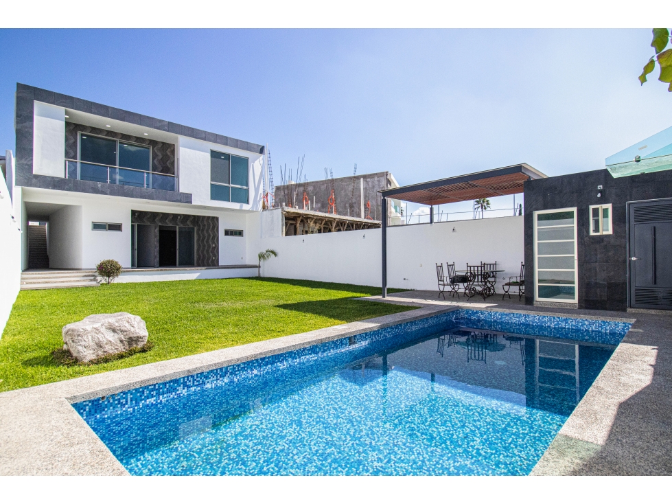 ESPECTACULAR CASA EN EXCLUSIVO FRACCIONAMIENTO EN BURGOS