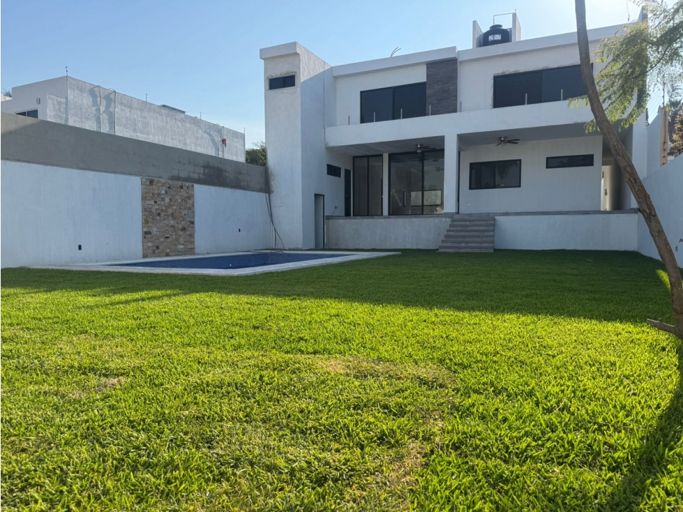 EXCLUSIVA RESIDENCIA, NUEVA CON ALBERCA Y TERRAZA EN BURGOS — foto 2