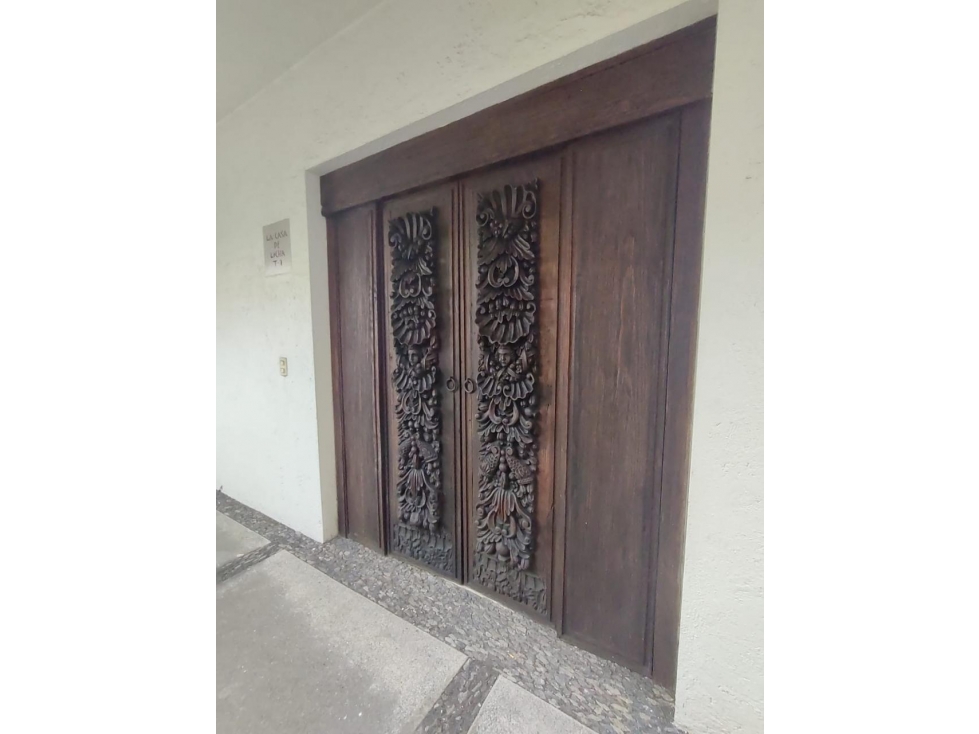 AMPLITUD, SEGURIDAD Y UBICACIÓN RESIDENCIA EN LOMAS DE CORTÉS - 2