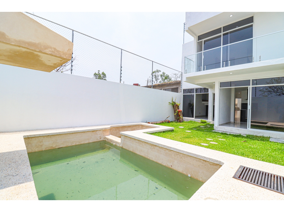 ESTRENA EXCLUSIVA CASA CON TECHO DOBLE ALTURA Y ALBERCA PRIVADA — foto 2