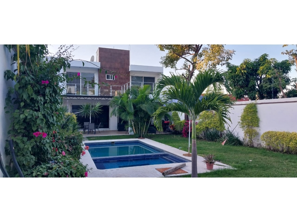 Burgos: Casa en Venta con Seguridad y Confort Total