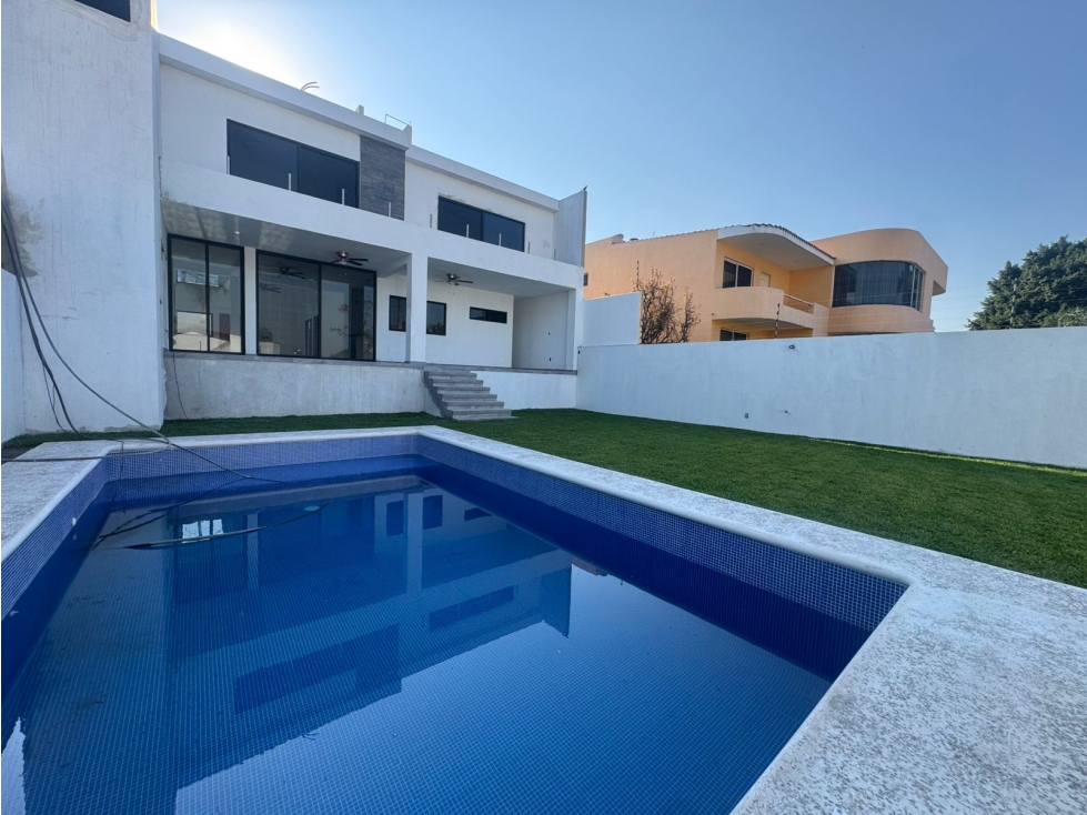 EXCLUSIVA RESIDENCIA, NUEVA CON ALBERCA Y TERRAZA EN BURGOS
