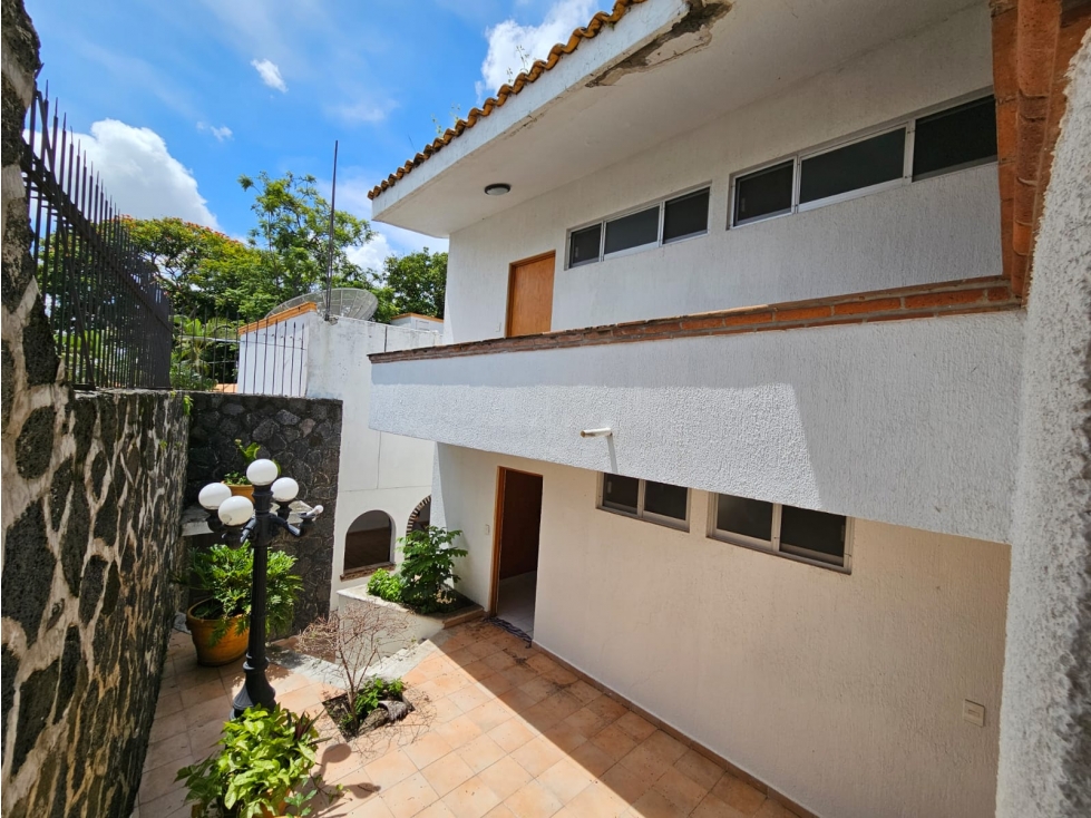¡Casa Colonial con Enorme JardÃ­n y Alberca! — foto 5