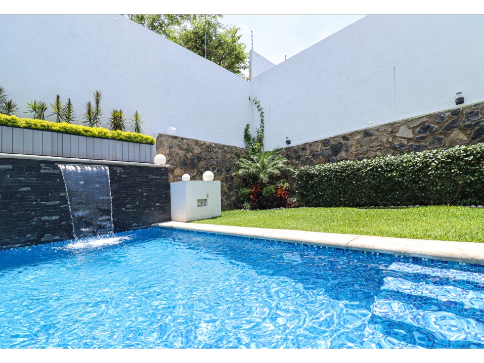 Casa moderna en Lomas de Trujillo en privada con vigilancia. - 2