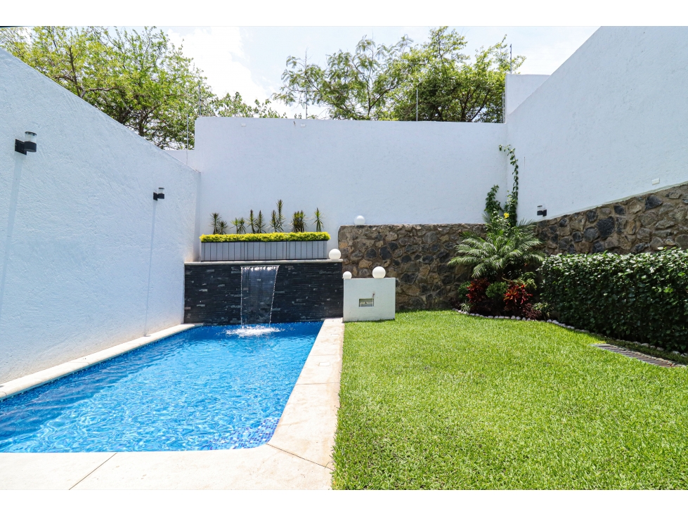 Casa moderna en Lomas de Trujillo en privada con vigilancia. - 3