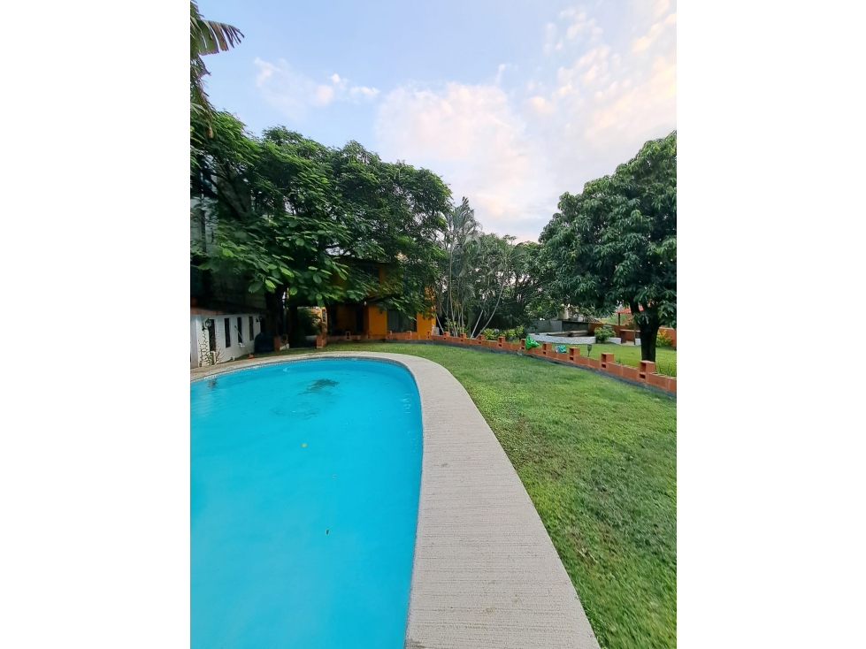 ¡SE ESCUCHAN OFERTAS! CASA CON 1200 m2 Y ALBERCA AL SUR DE CUERNAVACA — foto 3