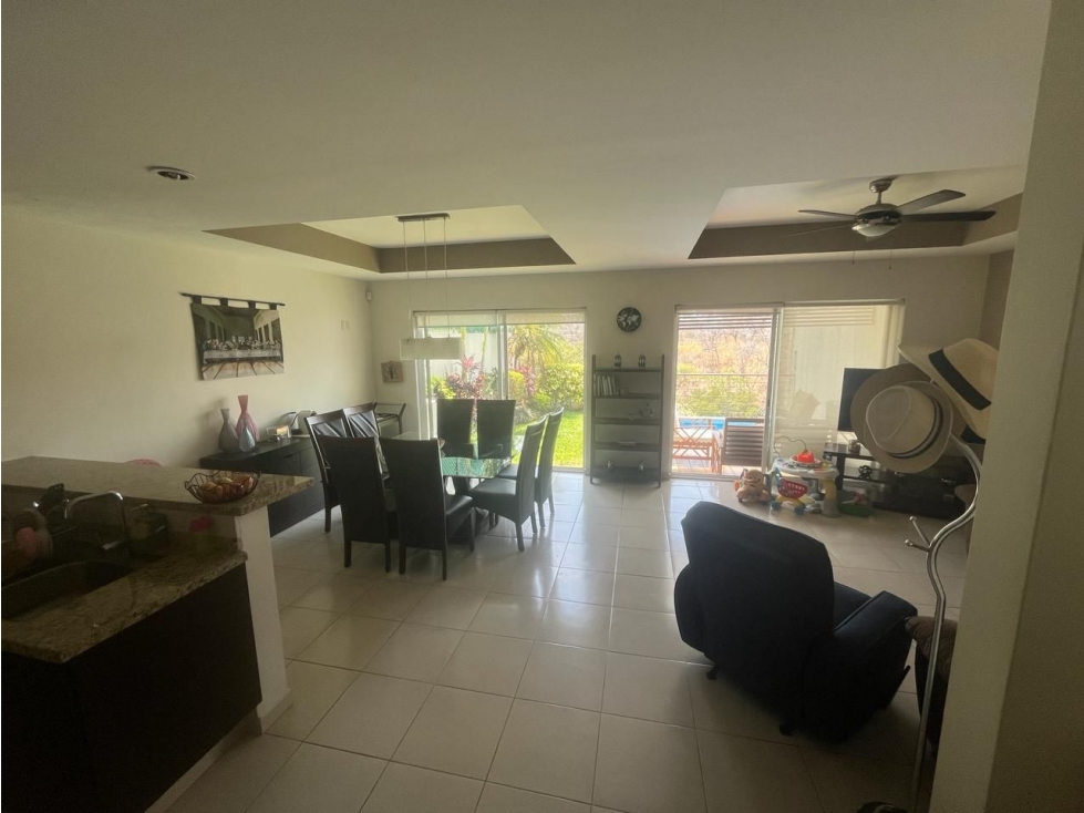CASA EN FRACCIONAMIENTO, JARDÍN Y ALBERCA PRIVADA. LOMAS DE CUERNAVACA - 4