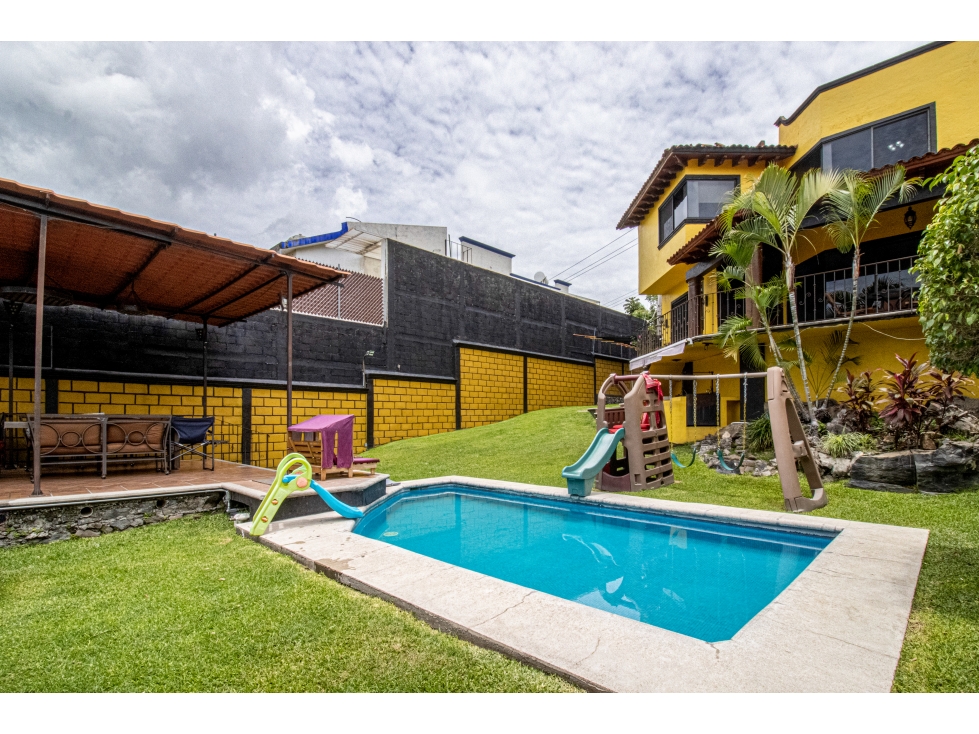 ¡Casa en Burgos Bugambilias! Seguridad, 24/7, amplio jardin, alberca