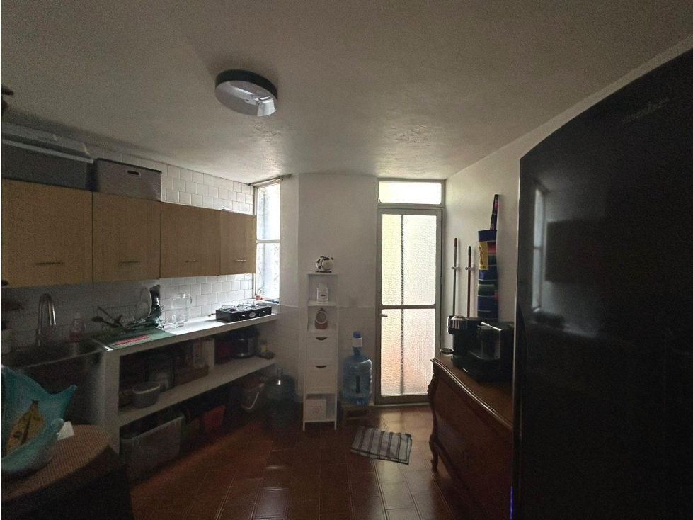 Casa en Zona Dorada: Casa para Remodelar con Excelente Ubicación — foto 4
