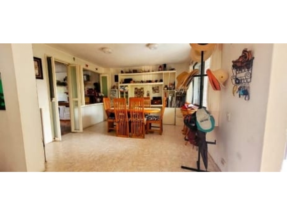 Amplia casa con jardín y bungalows en fraccionamiento exclusivo. - 5