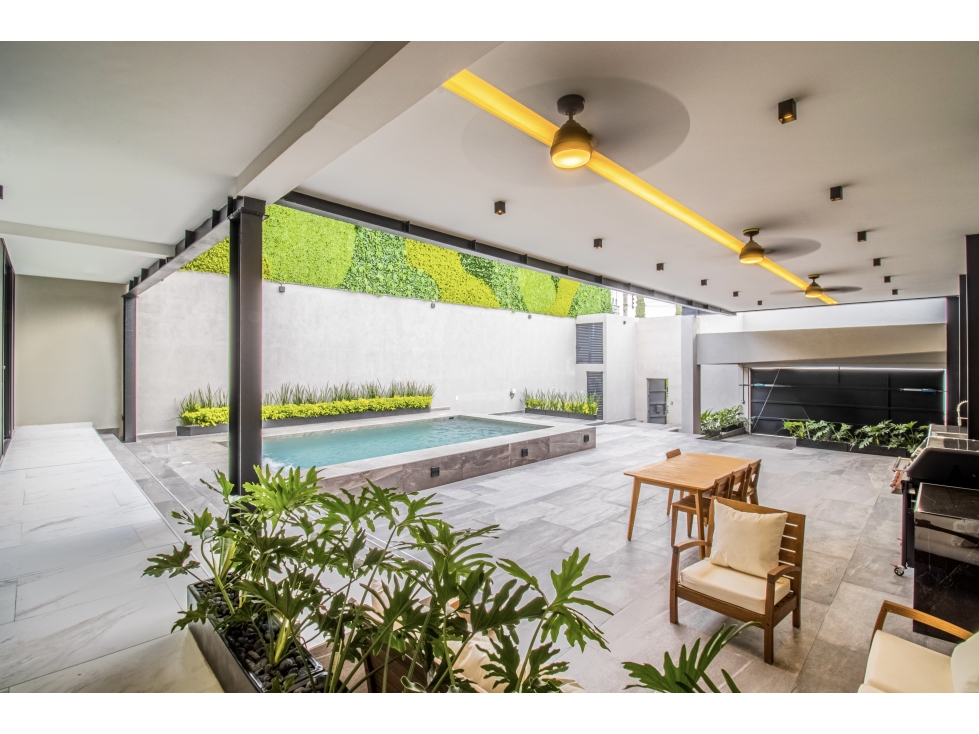 RESIDENCIA DE LUJO EN FRACCIONAMIENTO LAS BRISAS - 4
