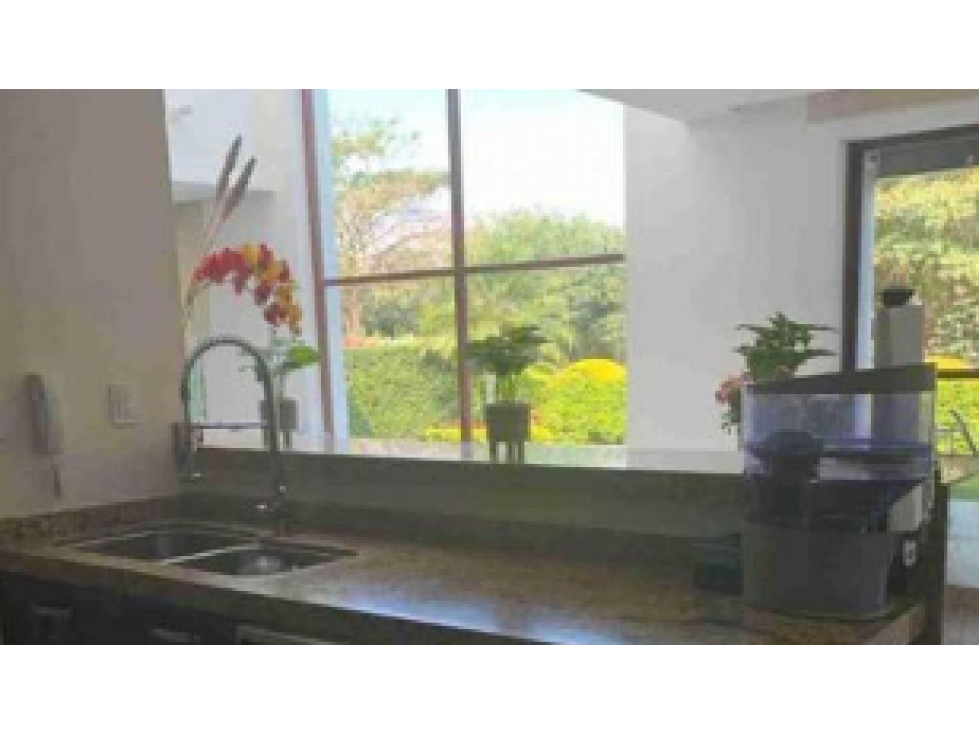 VILLA EXCLUSIVA CON VISTA AL CAMPO EN PARAISO COUNTRY — foto 6