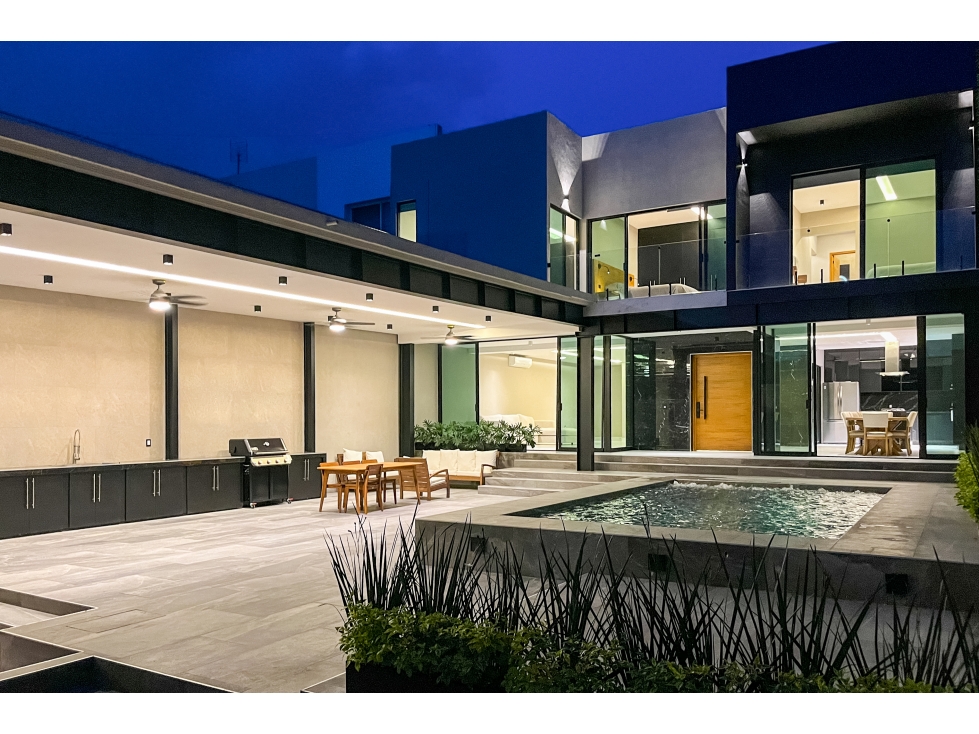 RESIDENCIA DE LUJO EN FRACCIONAMIENTO LAS BRISAS - 2