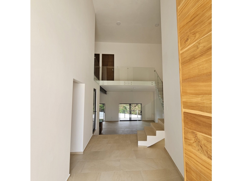 Casa doble altura en Burgos, Temixco. Vigilancia, alberca y jardín — foto 3