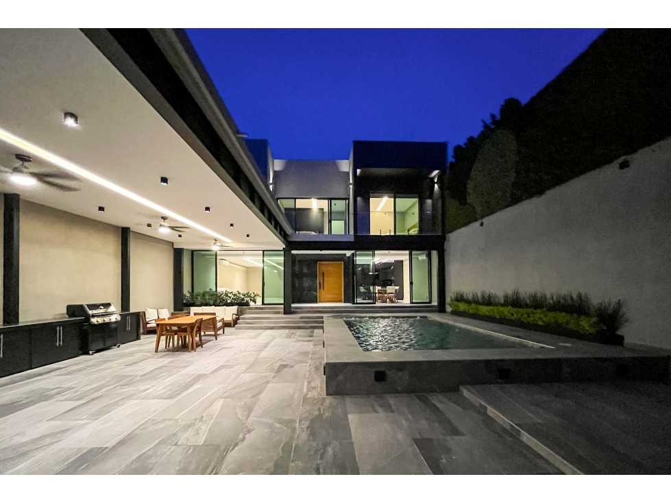 RESIDENCIA DE LUJO EN FRACCIONAMIENTO LAS BRISAS - 3