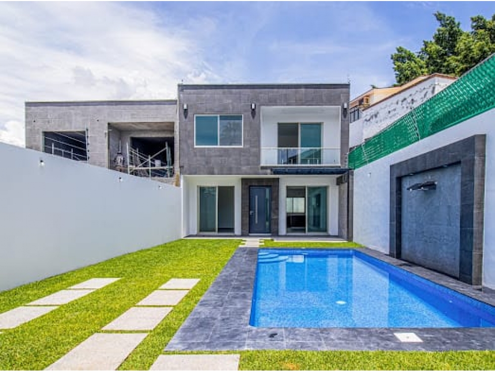 Exclusiva Casa en Burgos: Seguridad, y Estilo