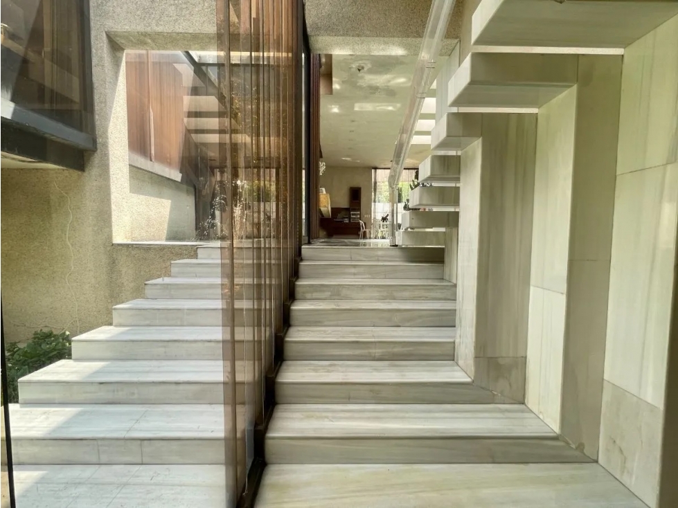 Descubre el Hogar de Tus Sueños en Jardines del Pedregal — foto 3