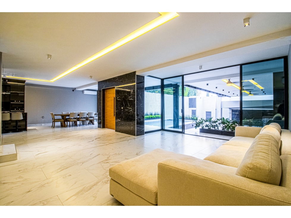 RESIDENCIA DE LUJO EN FRACCIONAMIENTO LAS BRISAS - 5