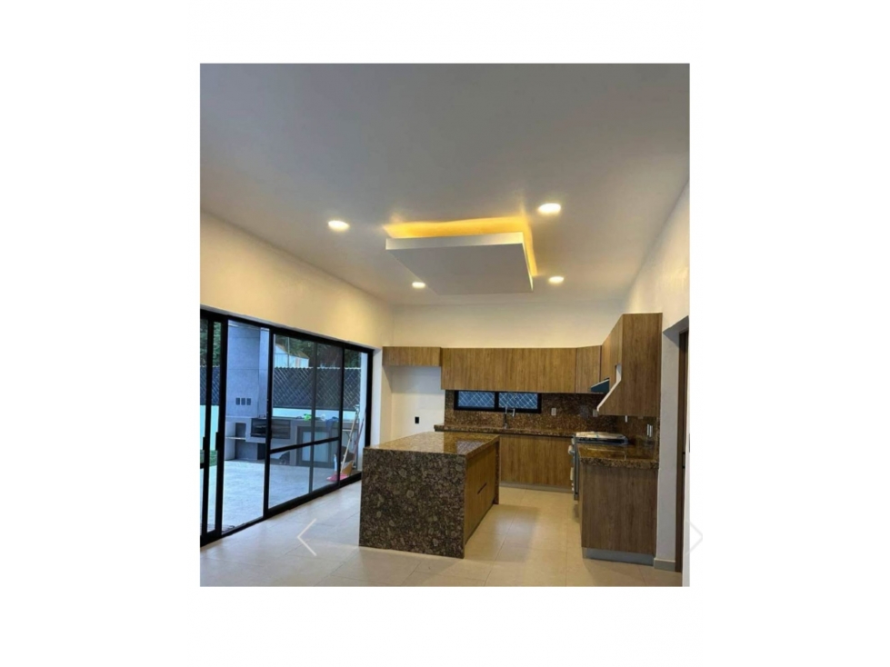 RESIDENCIA CON VISTA PANORAMICA EN VENTA ZONA LOMAS DE COCOYOC - 4