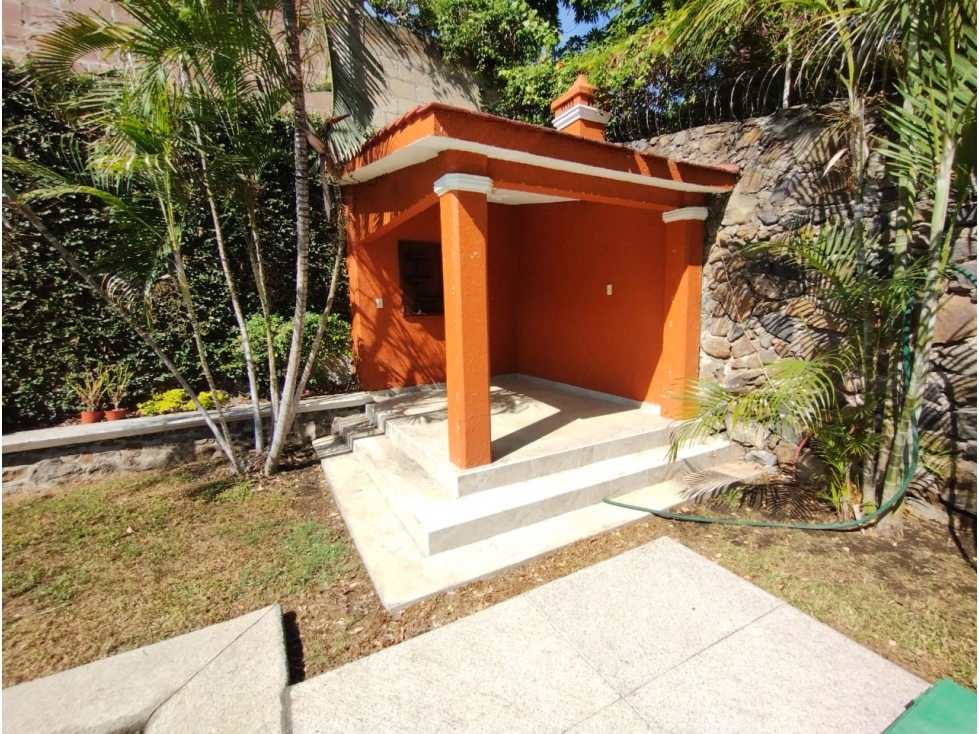 CASA EN BURGOS, ALBERCA, JARDÍN, EXCELENTES ACABADOS - 4