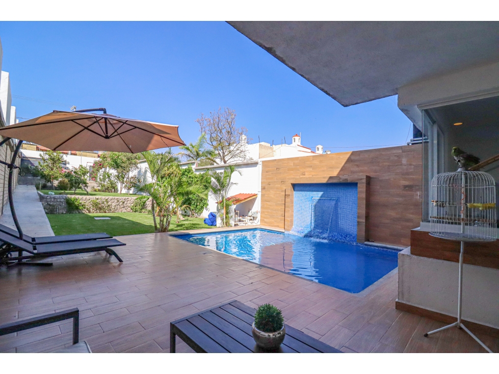 HERMOSA CASA MODERNA, GRAN JARDIN Y ALBERCA PRIVADA - 1