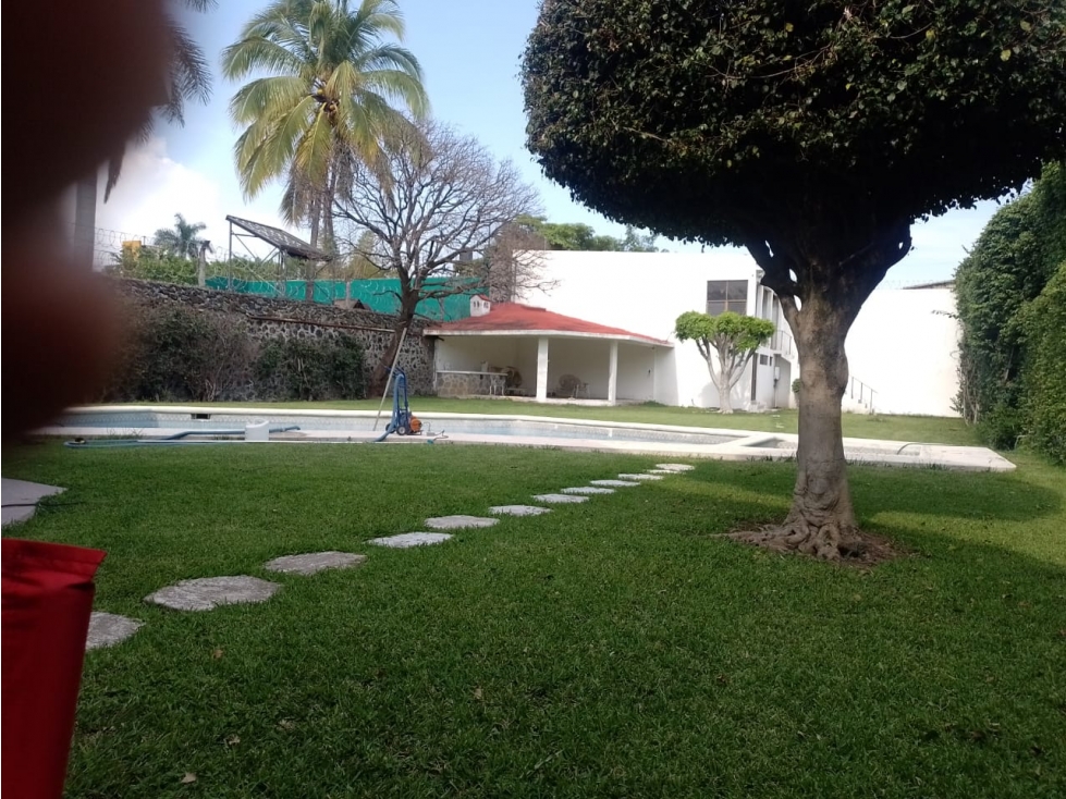 Gran oportunidad en Lomas de Cuernavaca. Amplio terreno - 6