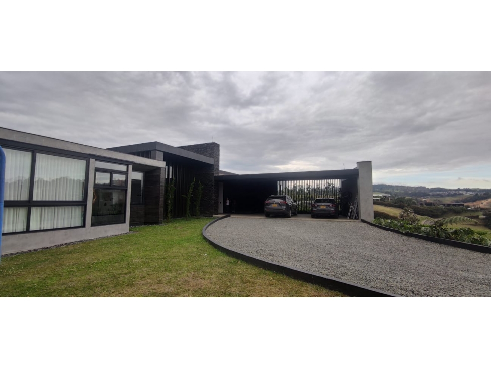 CASA EN UNIDAD CERRADA SITUADA EN EL ALTO DE LAS PALMAS