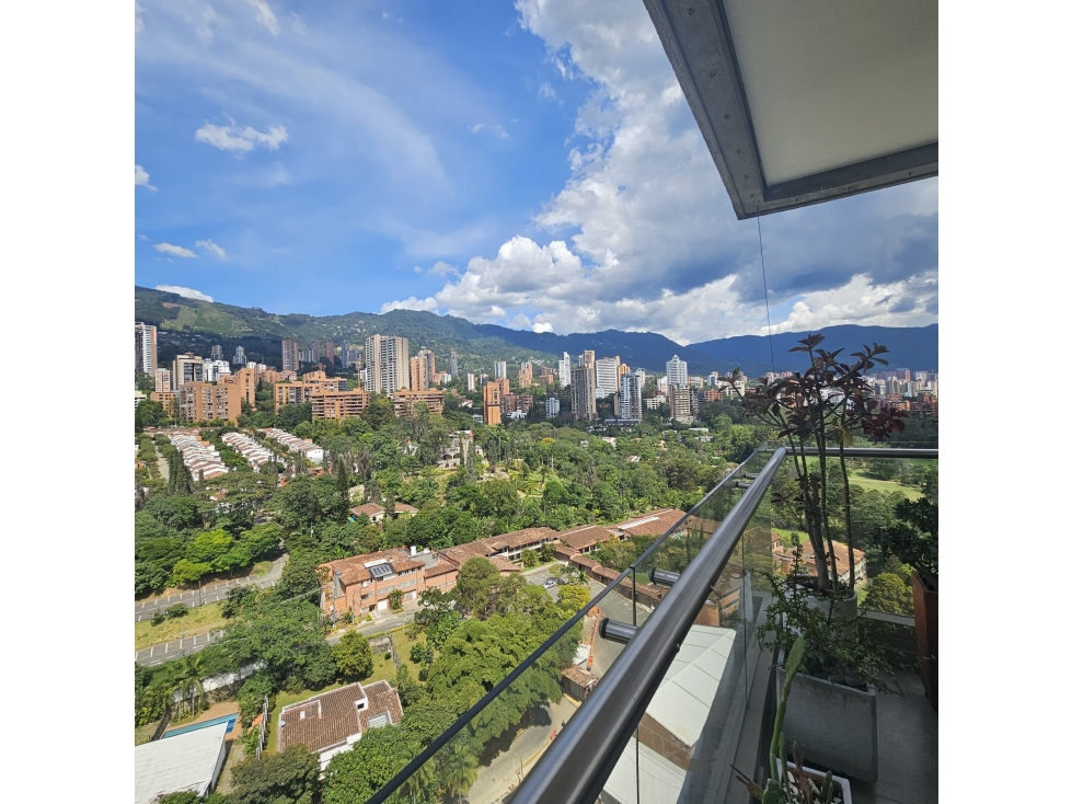 APARTAMENTO EXCLUSIVO CON VISTA A MEDELLIN SITUADO EN LOS BALSOS — foto 2