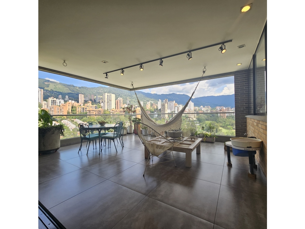 APARTAMENTO EXCLUSIVO CON VISTA A MEDELLIN SITUADO EN LOS BALSOS