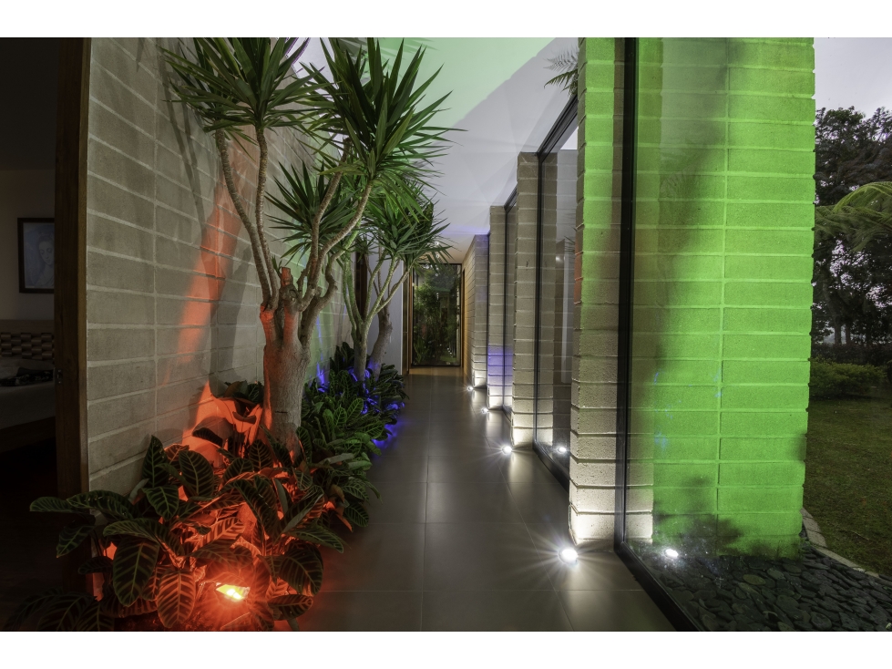 CASA EXCLUSIVA UBICADA POR MERCAJUSTE EN EL ALTO DE LAS PALMAS — foto 3