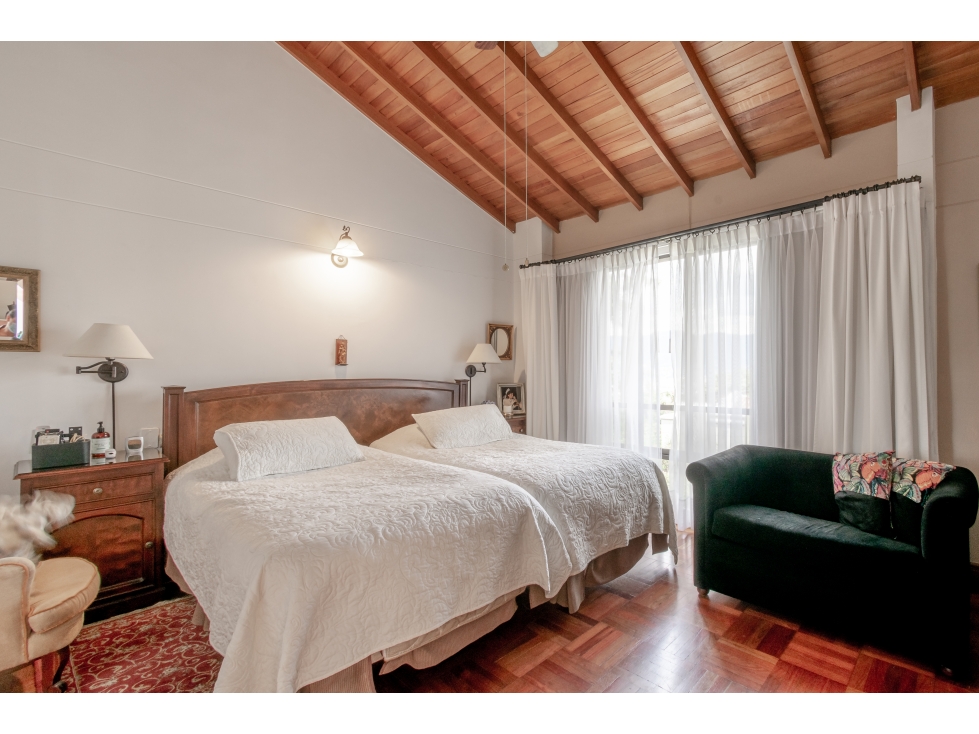 CASA EN LA LOMA DE LOS BALSOS CERCA DEL COLEGIO LA COLINA — foto 3
