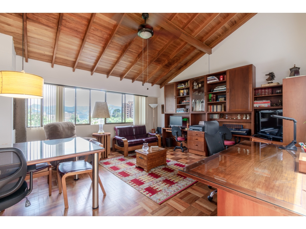 CASA EN LA LOMA DE LOS BALSOS CERCA DEL COLEGIO LA COLINA — foto 4